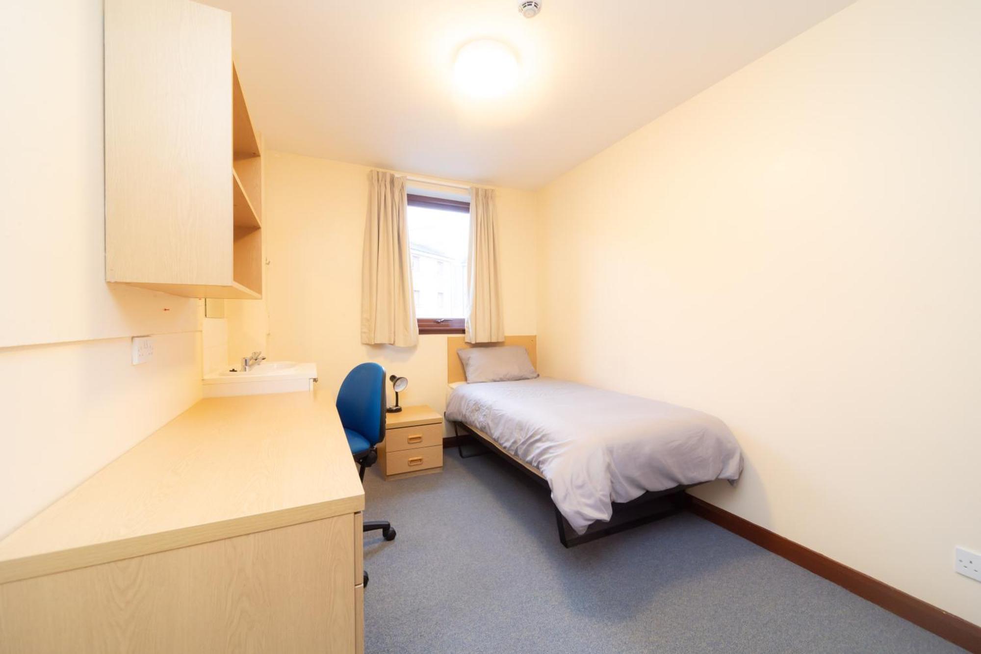 Joivy Economy 4 And 5 Bed Flats, Close To Old Town And Royal Mile - Adults Only Appartement Edinburgh Buitenkant foto