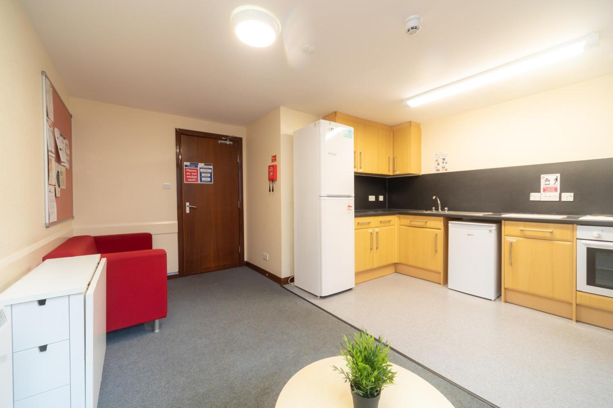 Joivy Economy 4 And 5 Bed Flats, Close To Old Town And Royal Mile - Adults Only Appartement Edinburgh Buitenkant foto